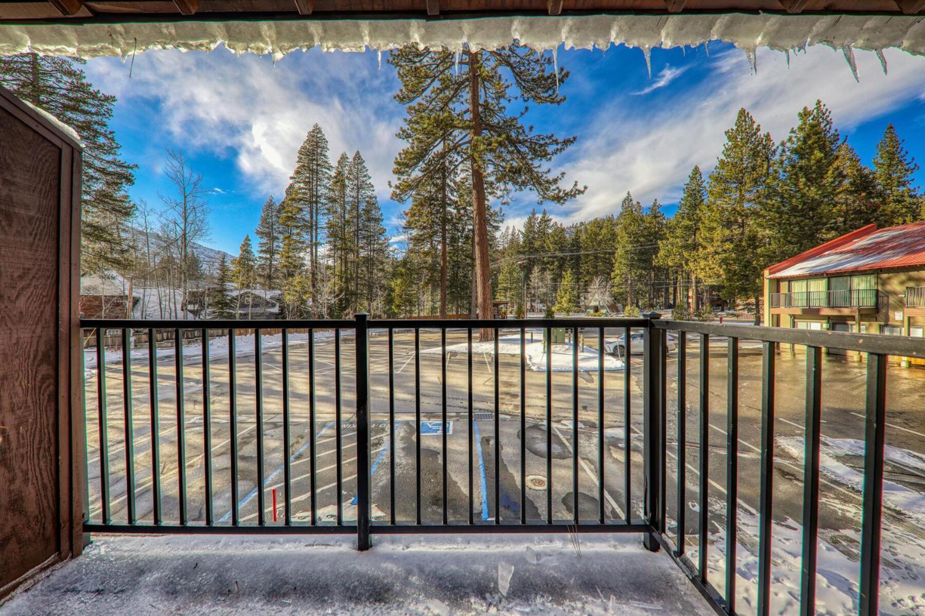 Charming Queen Studio Deluxe W/Balcony #233 At Donner Lake Village Truckee Exterior photo