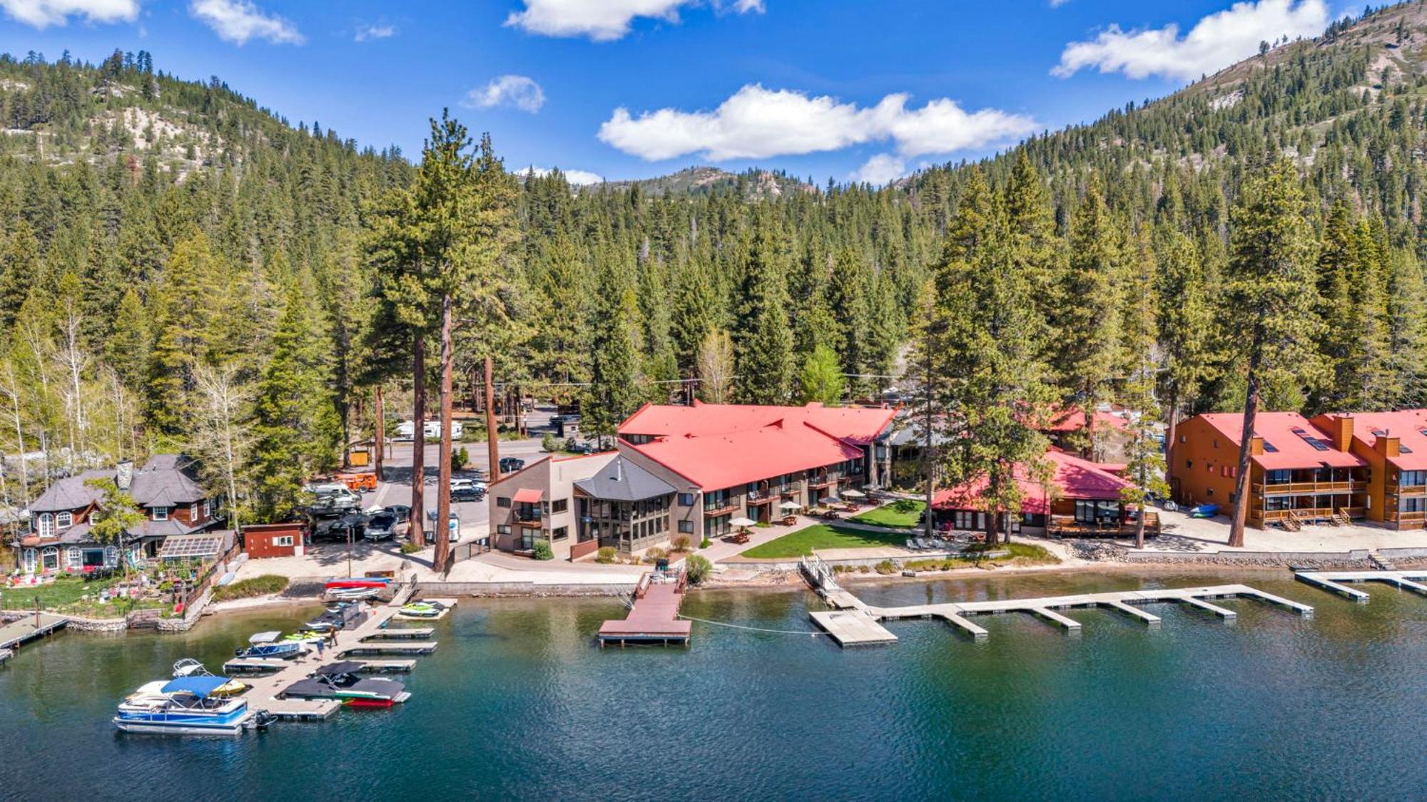 Charming Queen Studio Deluxe W/Balcony #233 At Donner Lake Village Truckee Exterior photo