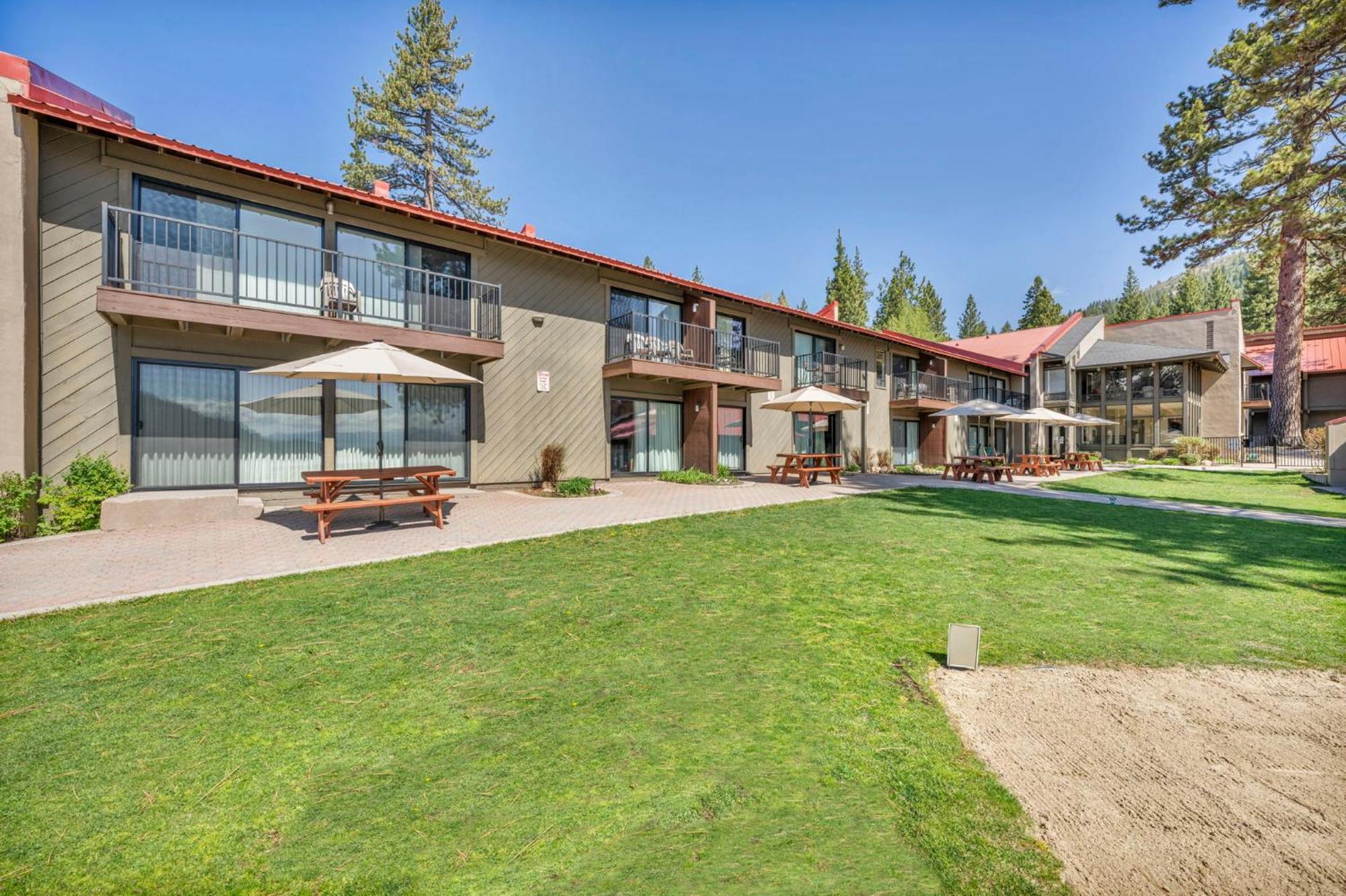 Charming Queen Studio Deluxe W/Balcony #233 At Donner Lake Village Truckee Exterior photo