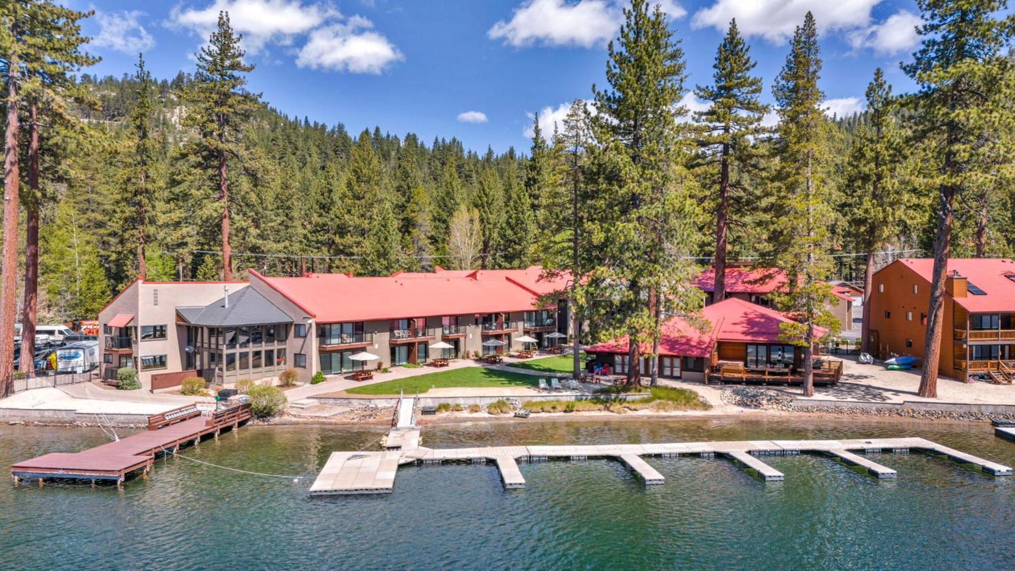 Charming Queen Studio Deluxe W/Balcony #233 At Donner Lake Village Truckee Exterior photo